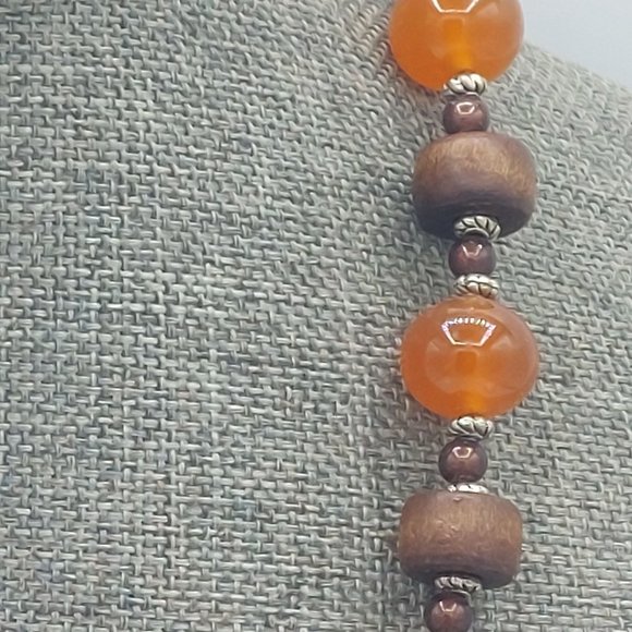 Necklace 20" Orange and Brown Wood Marble Glass Beads Pendant Silver Toned Clas - Picture 5 of 7